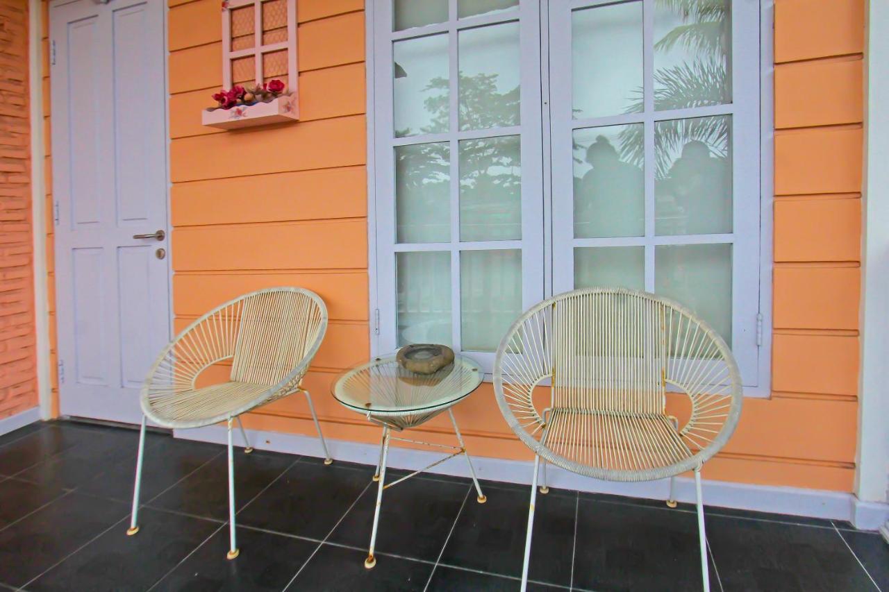 Capital O 92559 Sweet Peach House Hotel Montongbuwoh Luaran gambar
